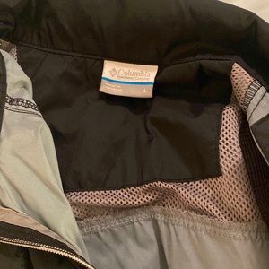 Columbia wind breaker jacket